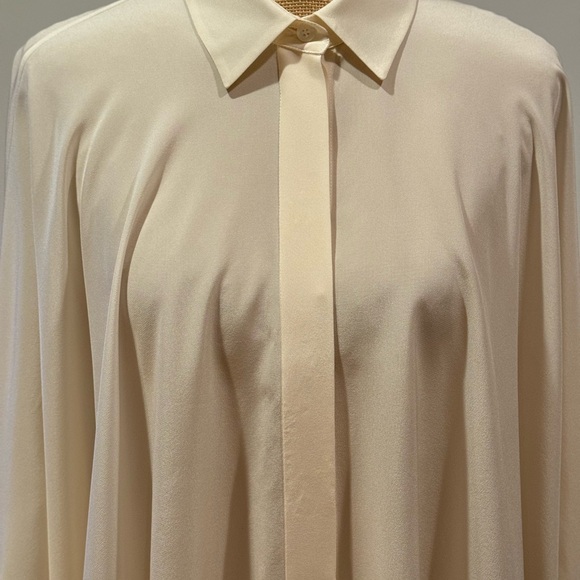 GUCCI Fabulous 100% Silk tunic/blouse ivory unique style. Size M/L, 40 - Picture 10 of 16